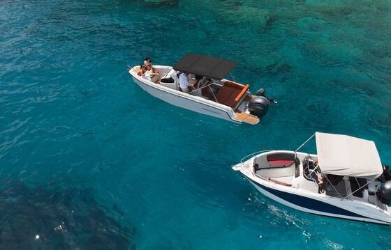 Motorboat Protagon Space 25 300hp
