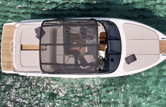 Motorboat Cranchi E26 350hp