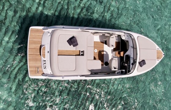 Motorboat Cranchi E26 350hp