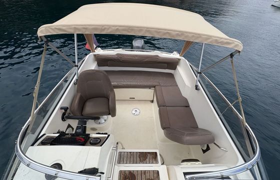 Motorboat Jeanneau Cap Camarat 5.5 DC 100hp