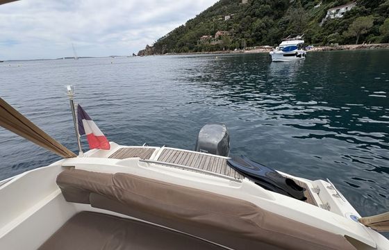 Motorboat Jeanneau Cap Camarat 5.5 DC 100hp