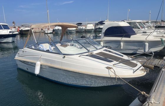 Motorboat Jeanneau Cap Camarat 5.5 DC 100hp