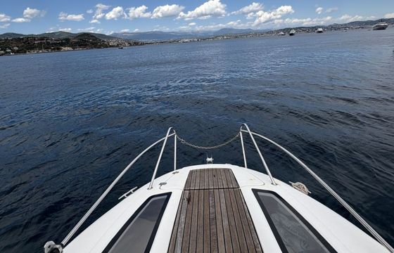 Motorboat Jeanneau Cap Camarat 5.5 DC 100hp