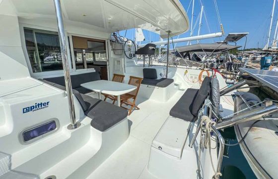 Catamaran Lagoon-Bénéteau Lagoon 40 - 4 + 2 cab 11.74m