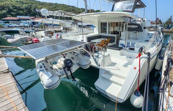 Catamaran Lagoon-Bénéteau Lagoon 40 - 4 + 2 cab 11.74m
