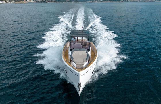 Motorboat Salpa Avantgarde