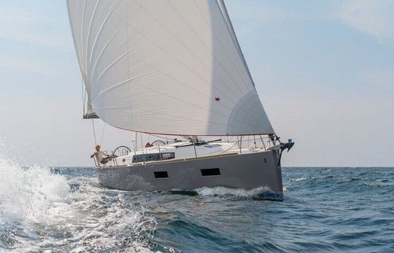Sailboat Bénéteau Oceanis 38 - 3 cab. 11m