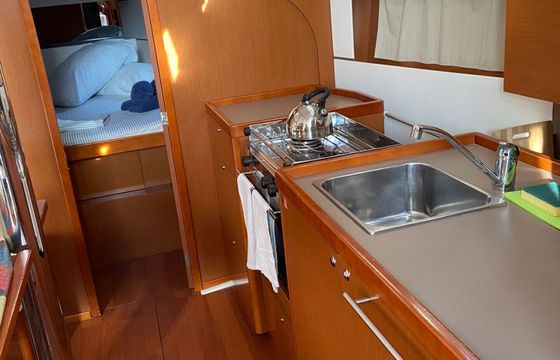 Sailboat Bénéteau Oceanis 38 - 3 cab. 11m