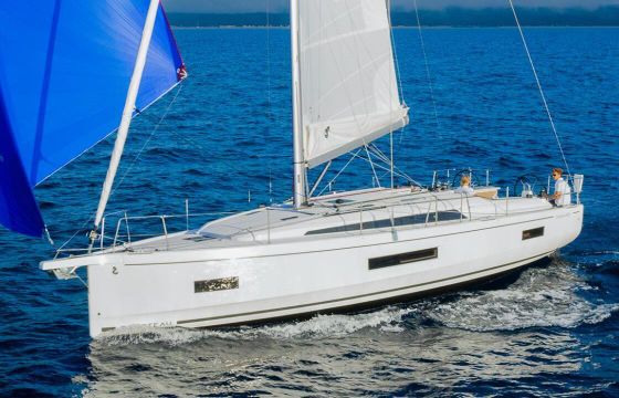 Sailboat Oceanis 40.1 12m