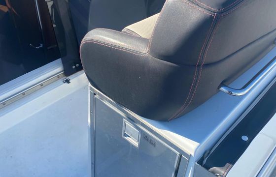 Motorboat Beneteau Flyer 8.8 500hp