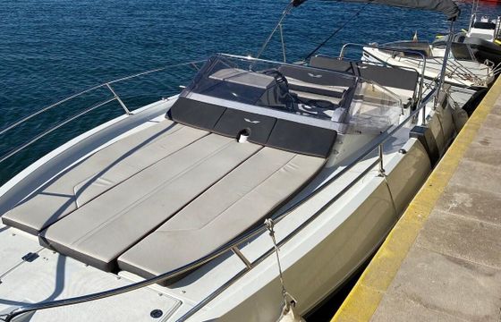 Motorboat Beneteau Flyer 8.8 500hp