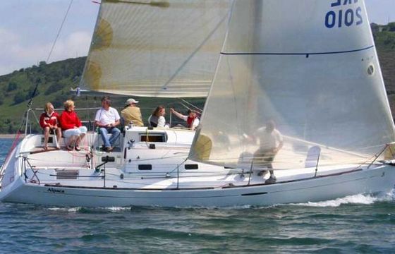 Sailboat 4 FIRST 31.7 (2 CAB) 9m