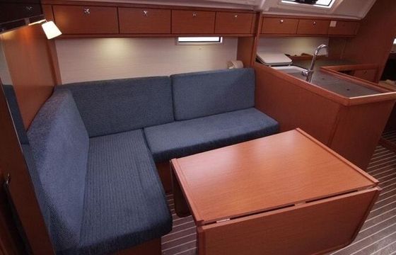 Sailboat BAVARIA 37 CRUISER 11.3m