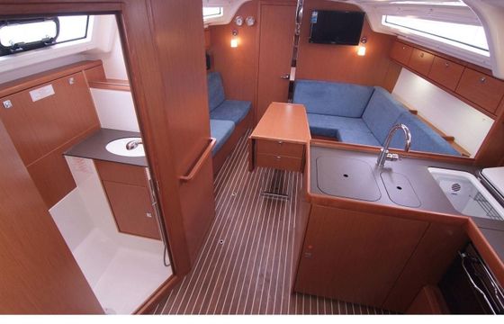 Sailboat BAVARIA 37 CRUISER 11.3m