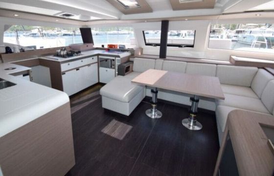 Catamaran Fountaine Pajot Elba 45 13m