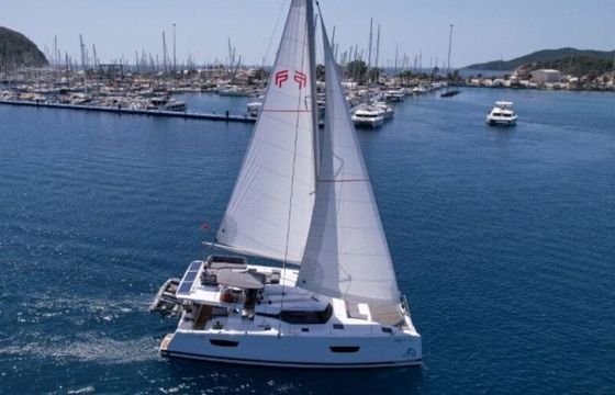 Catamaran Fountaine Pajot Elba 45 13m