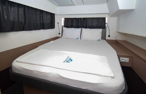 Catamaran Fountaine Pajot Elba 45 13m
