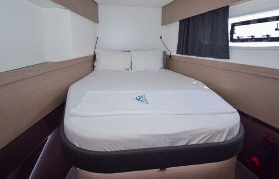 Catamaran Fountaine Pajot Elba 45 13m