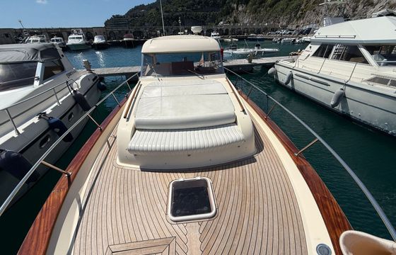Motorboat Apreamare 38 Comfort 700hp
