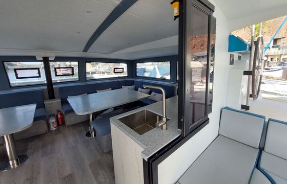 Catamaran Luna 47 Power 14m