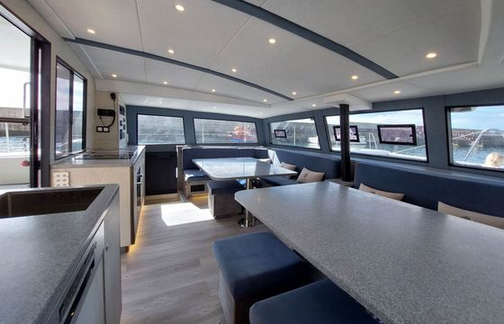 Catamaran Luna 47 Power 14m