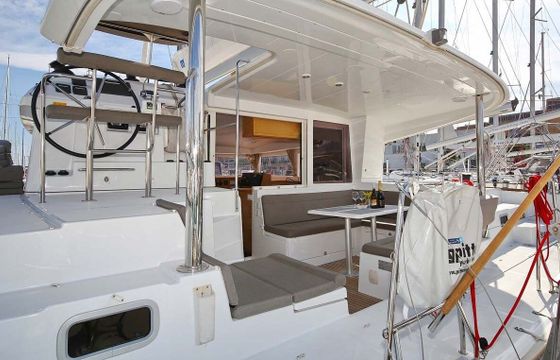 Catamaran Lagoon-Bénéteau Lagoon 400 S2 - 4 + 2 cab. 11m