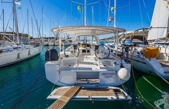 Sailboat BENETEAU OCEANIS 38.1 11.5m