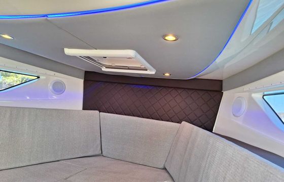 Motorboat Quicksilver 875 sundeck 350hp