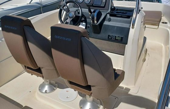 Motorboat Quicksilver Activ 555 Open 100hp