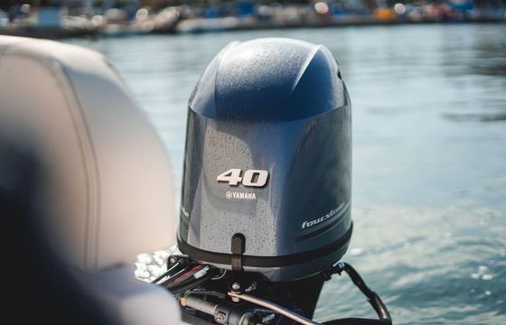 Boat without licence  Newport Beach California 5.7 40hp