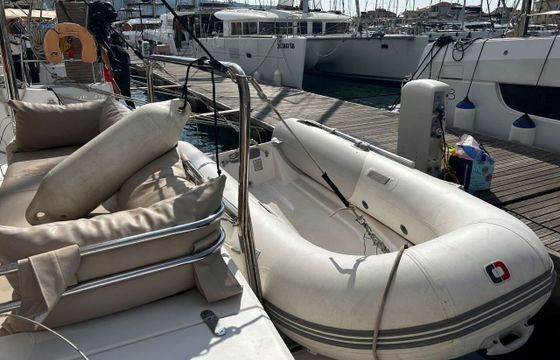 Catamaran Catana Bali 4.1 - 4 + 2 cab. 11.88m