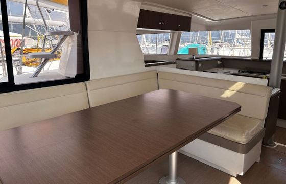 Catamaran Catana Bali 4.1 - 4 + 2 cab. 11.88m