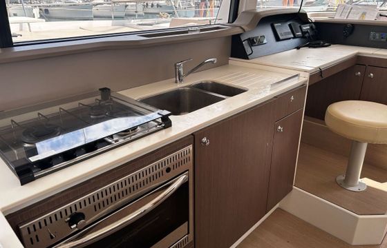 Catamaran Catana Bali 4.1 - 4 + 2 cab. 11.88m