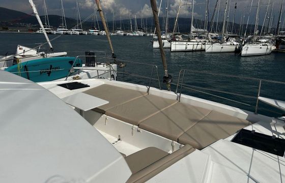 Catamaran Catana Bali 4.1 - 4 + 2 cab. 11.88m