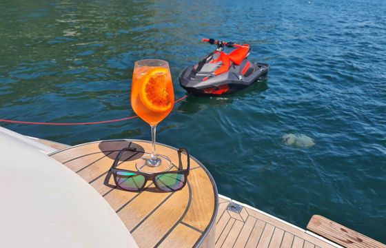 Motorboat Princess V 50 1430hp
