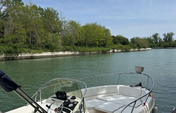 Motorboat Saver 690 Open 200hp