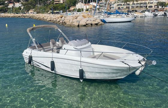 Motorboat Jeanneau Cap camarat 7.50 CC 225hp