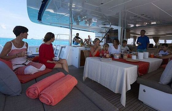 Catamaran Lagoon-Bénéteau Lagoon 620 - 6 + 2 cab. 18.9m