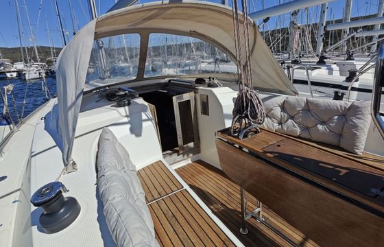 Sailboat BAVARIA CRUISER 33 9.99m