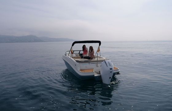 Motorboat Bayliner Vr6 200hp