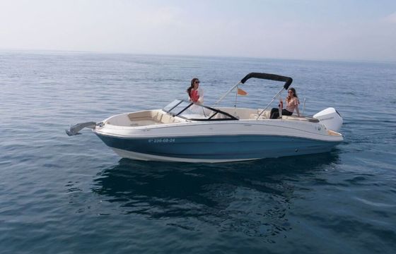 Motorboat Bayliner Vr6 200hp