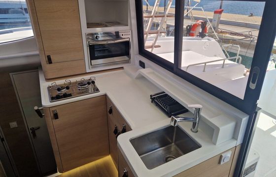 Catamaran AVENTURA 37 10m