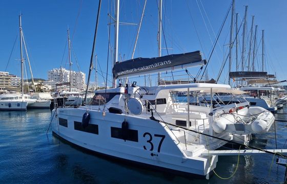 Catamaran AVENTURA 37 10m