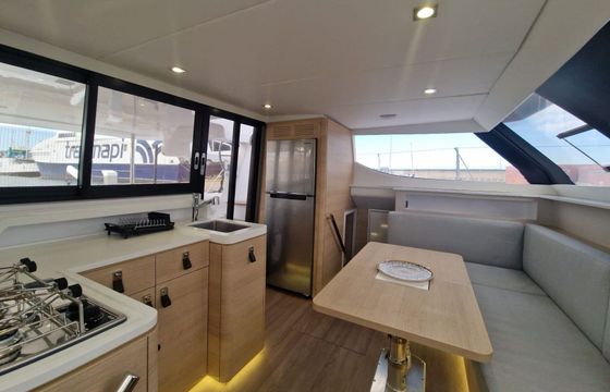Catamaran AVENTURA 37 10m