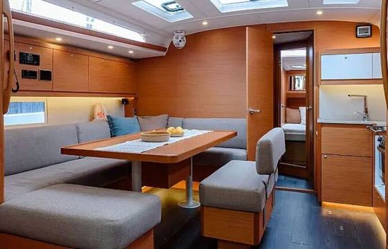 Sailboat Dufour 470 14m