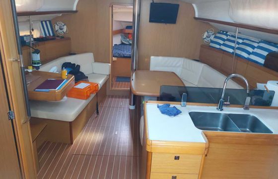 Sailboat Jeanneau Sun Odyssey 42I 12.85m