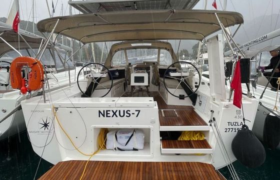 Sailboat Dufour Yachts Dufour 430 - 3 cab. 13m