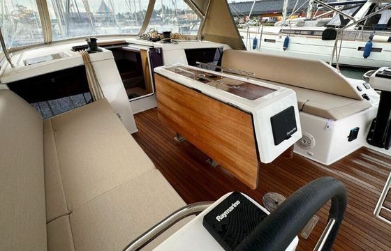 Sailboat Dufour Yachts Dufour 430 - 3 cab. 13m