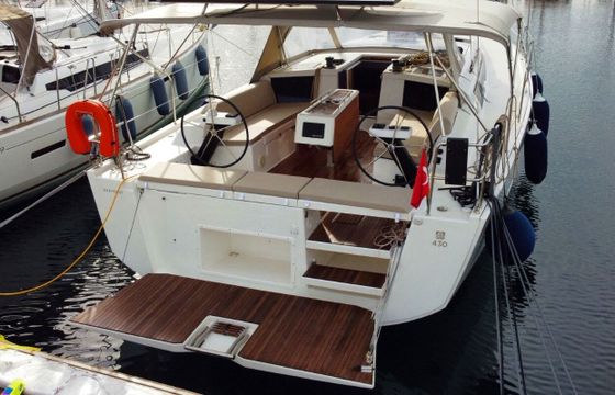 Sailboat Dufour Yachts Dufour 430 - 3 cab. 13m