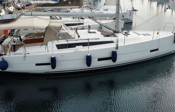Sailboat Dufour Yachts Dufour 430 - 3 cab. 13m
